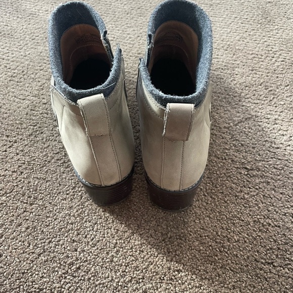 Vionic Joslyn Ankle Booties size 10 boots NWOT Charcoal little heel - Picture 5 of 8